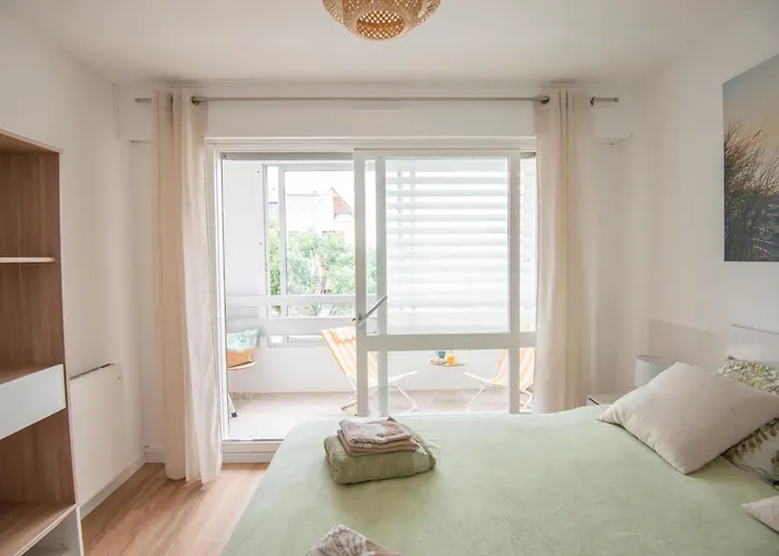 Face A Juno - Vue Et Port Courseulles-sur-Mer